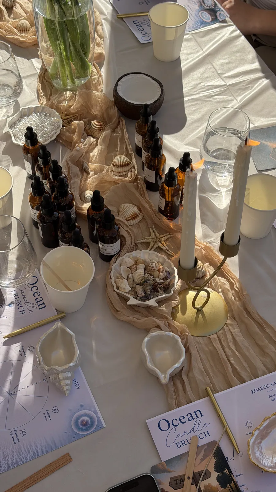 Сервірування столу для Ocean Candle Brunch